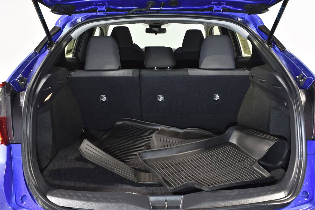 Used 2020 Toyota C-HR LE image 28