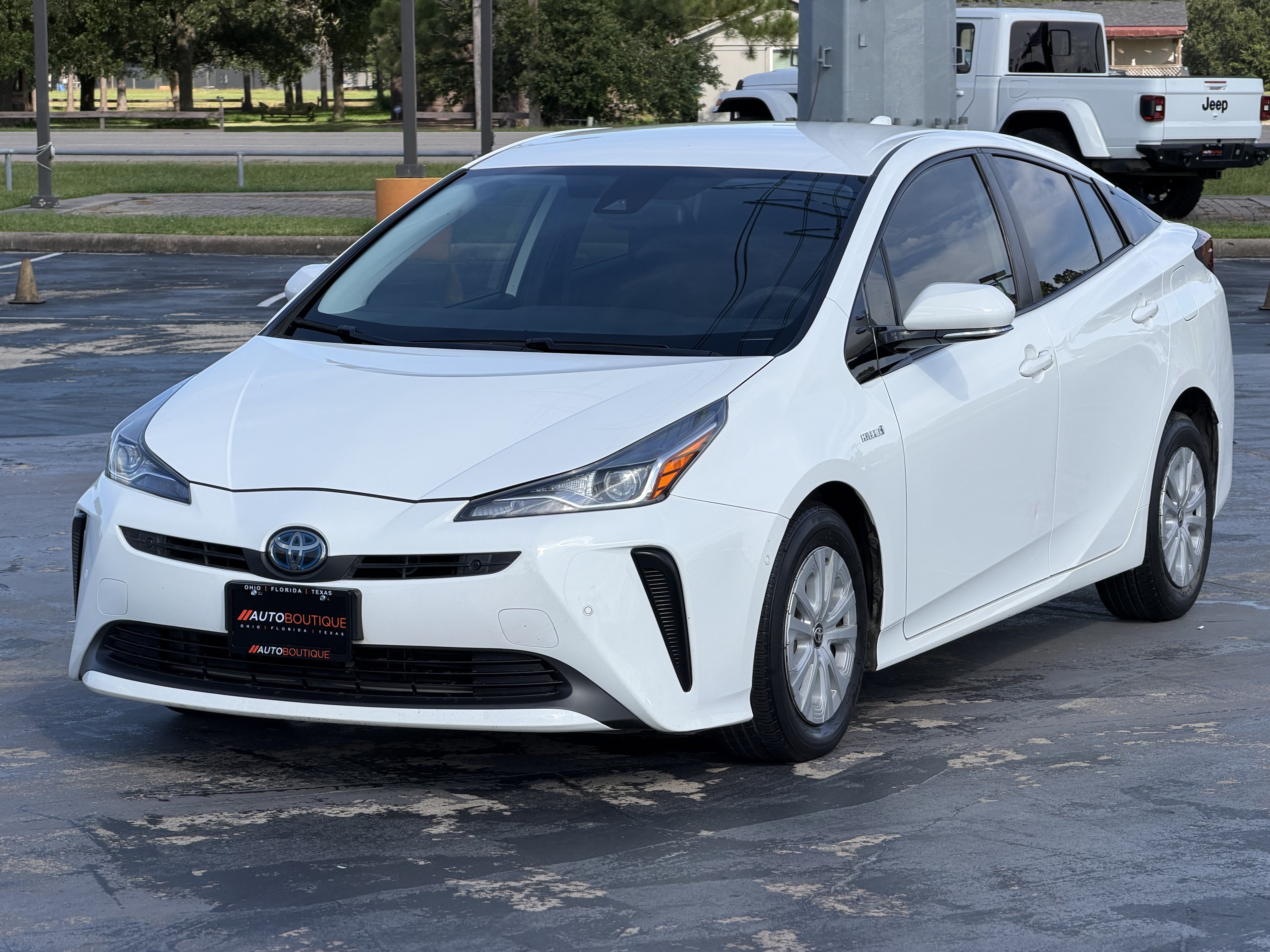 Used 2020 Toyota Prius LE FWD image 5
