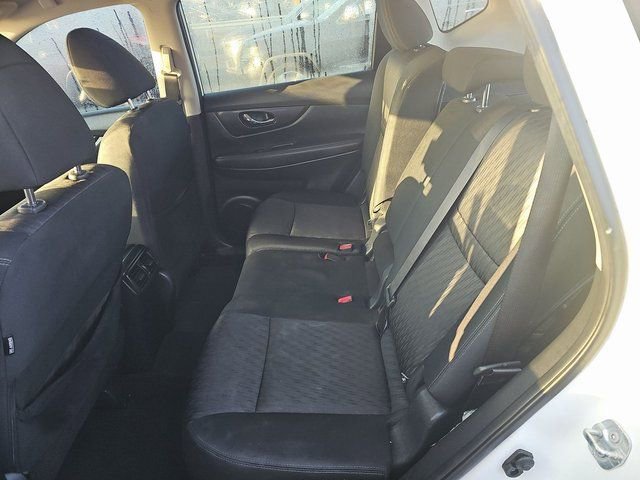 Used 2017 Nissan Rogue SV w/ SV Premium Package image 7