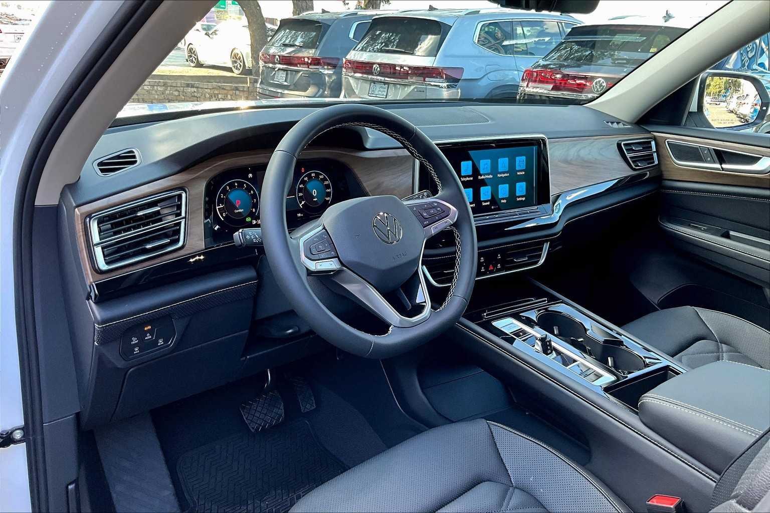 New 2026 Volkswagen Atlas SE FWD image 8