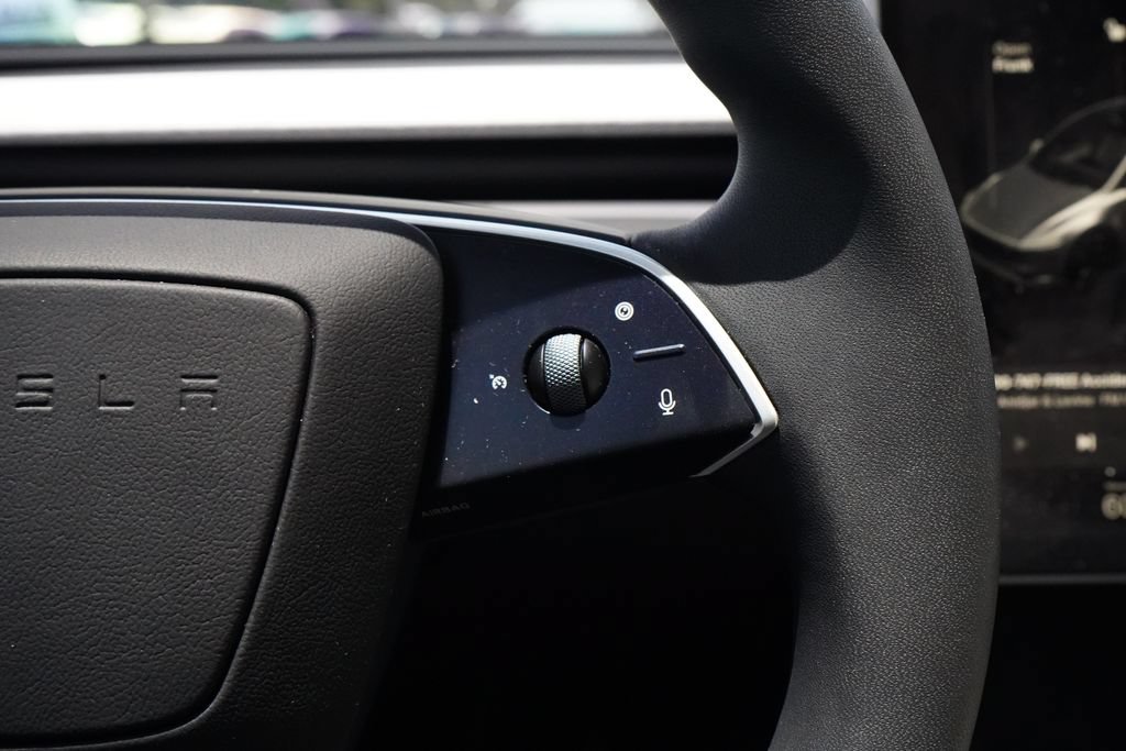 Used 2026 Tesla Model Y AWD image 31