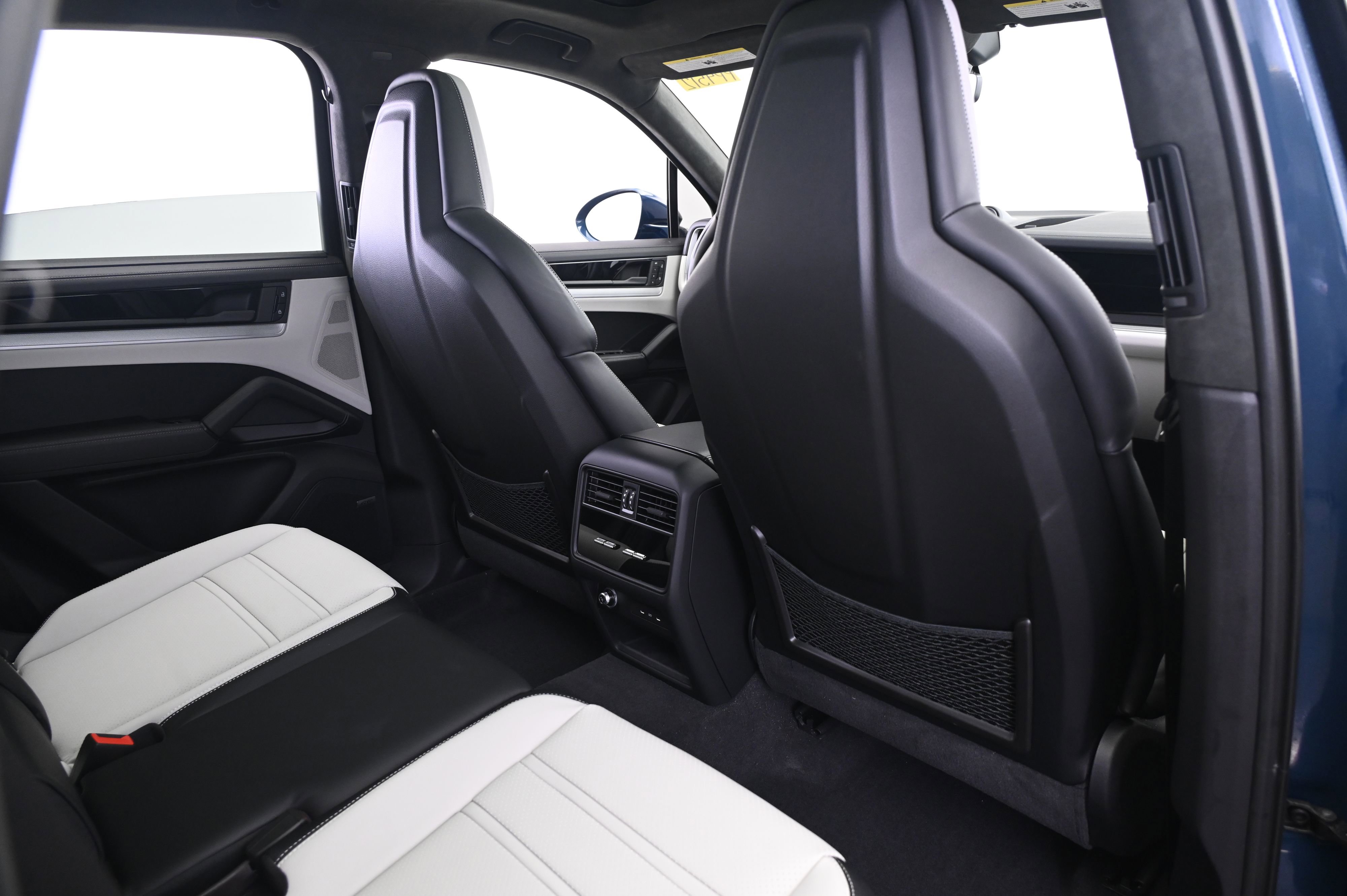Certified 2024 Porsche Cayenne S image 17