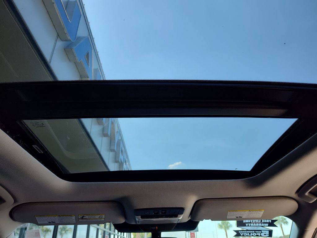 Used 2025 Nissan Pathfinder Platinum image 25