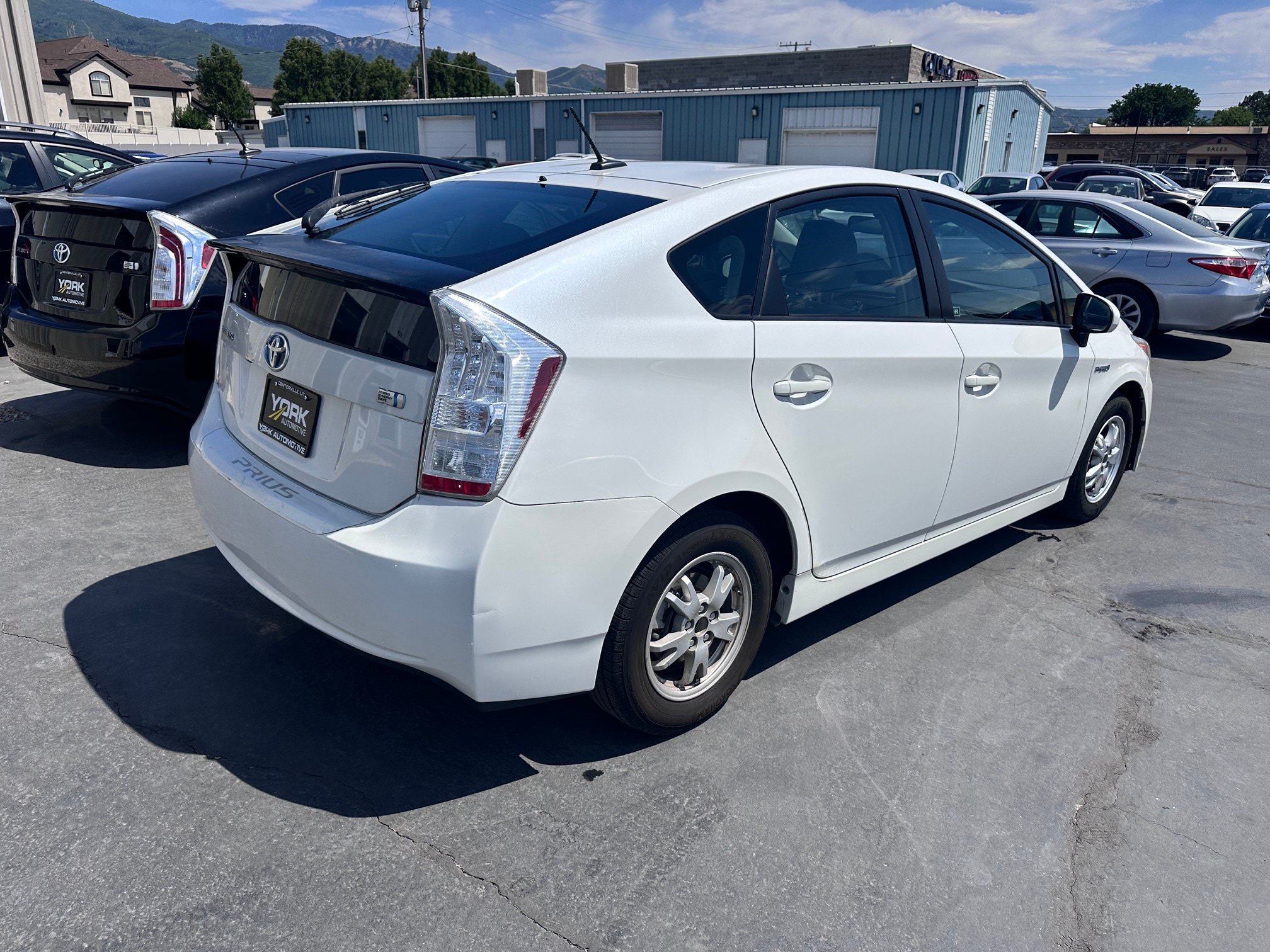Used 2011 Toyota Prius Three w/ Navigation Pkg FWD image 3
