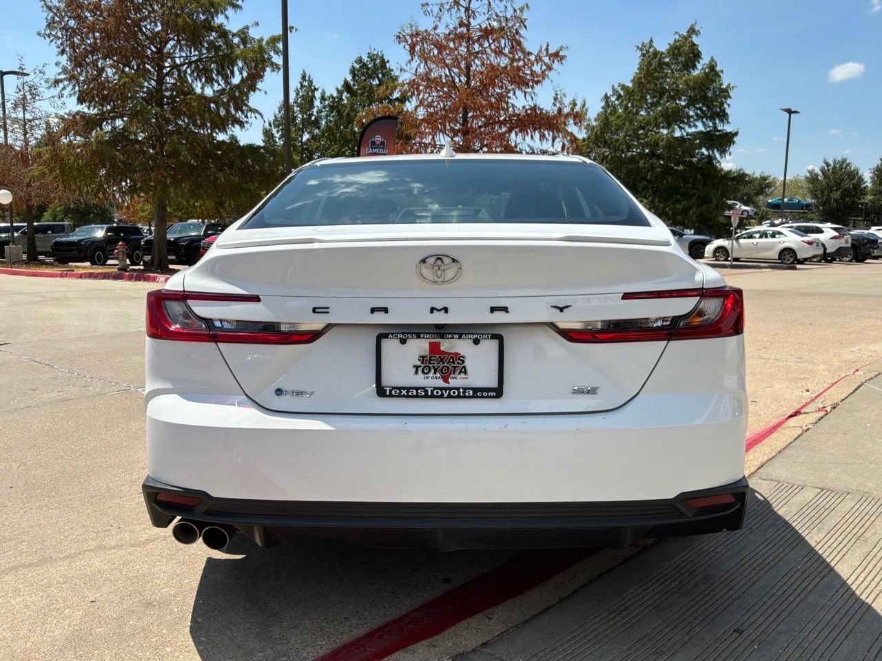 Used 2026 Toyota Camry SE FWD image 7
