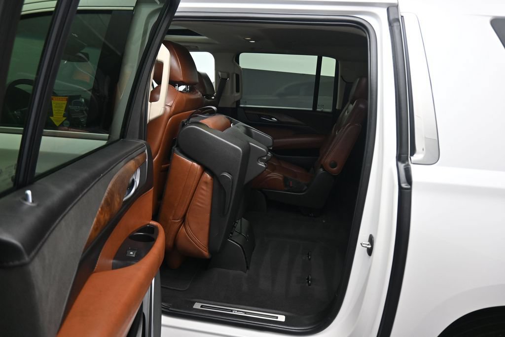 Used 2019 Cadillac Escalade ESV Luxury AWD/4WD image 36