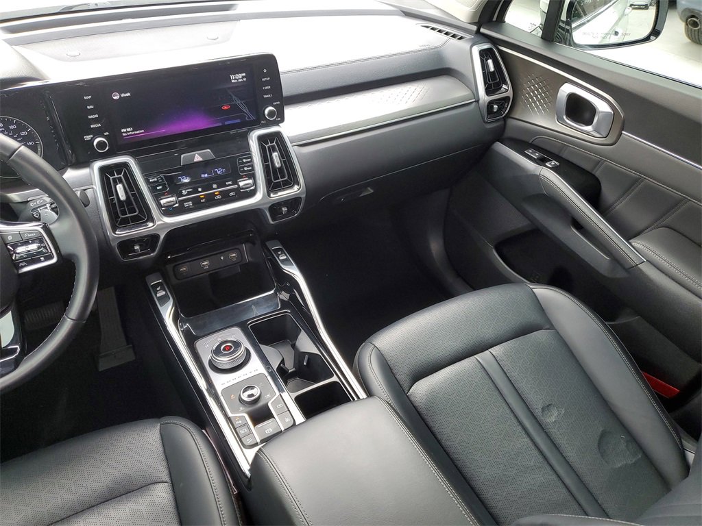 Used 2022 Kia Sorento SX w/ Panoramic Sunroof Package image 17