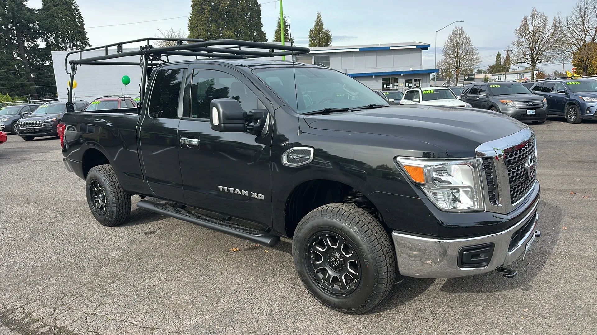 Used 2017 Nissan Titan SV image 2