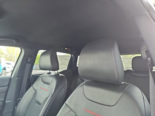 Used 2025 Jeep Compass Trailhawk image 11