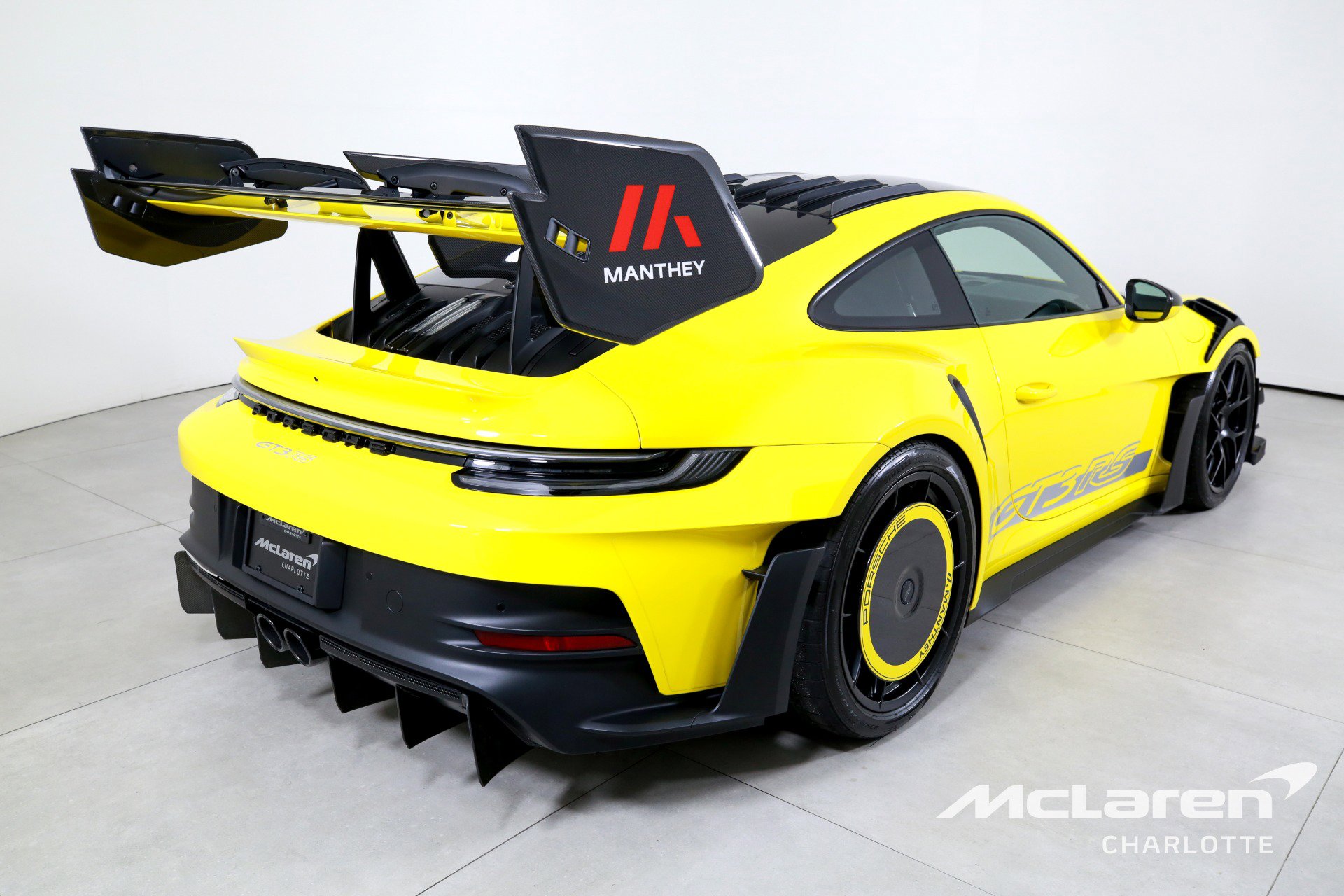 Used 2024 Porsche 911 GT3 RS w/ Weissach Package RWD image 8