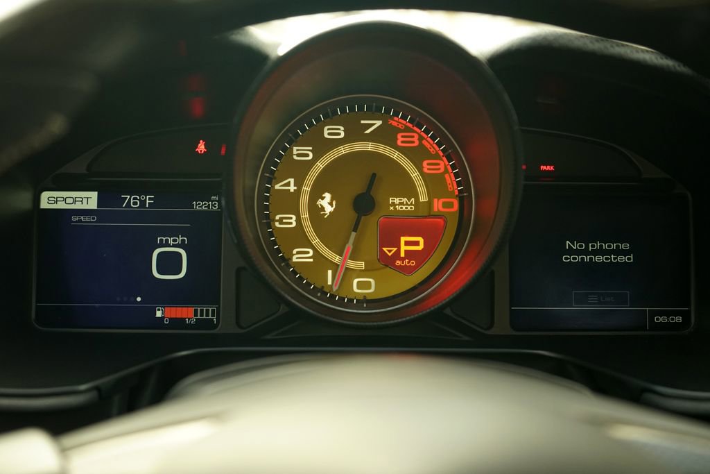 Used 2019 Ferrari Portofino image 7