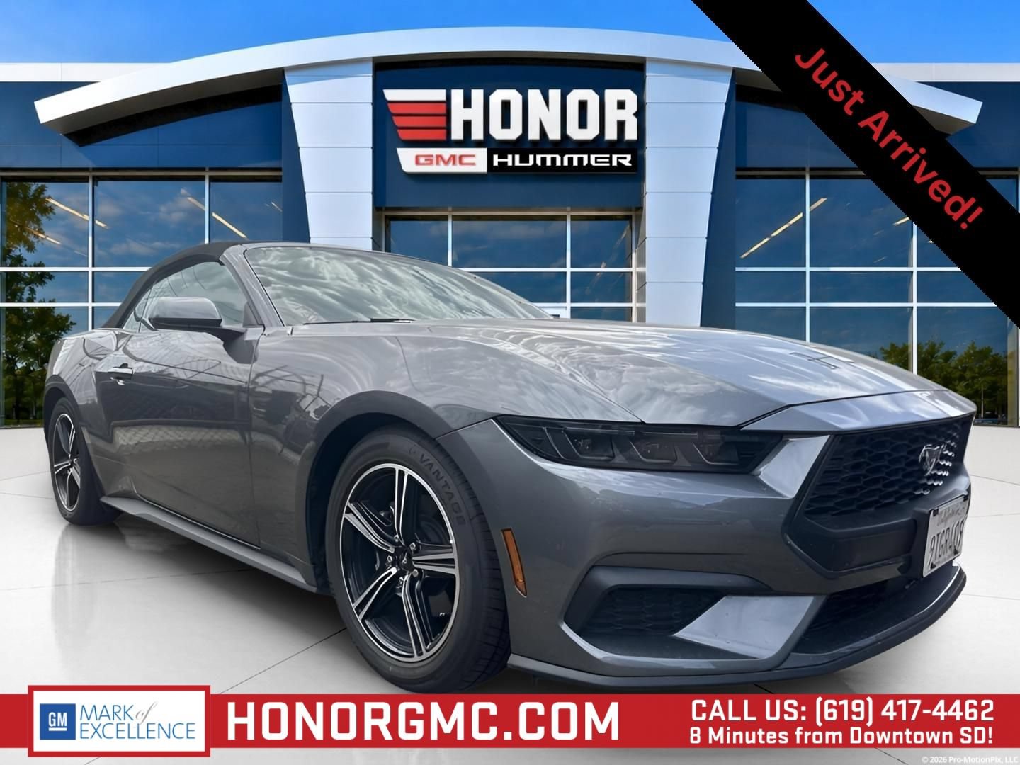 Used 2025 Ford Mustang Premium RWD image 1
