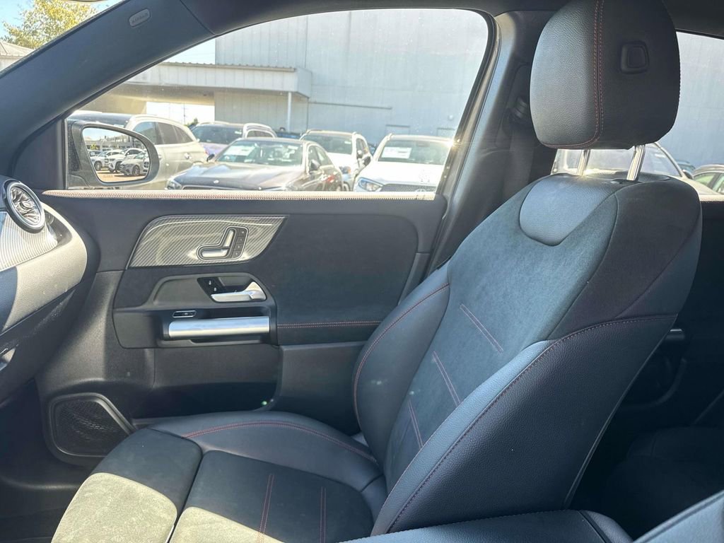 Used 2023 Mercedes-Benz GLA 250 image 16