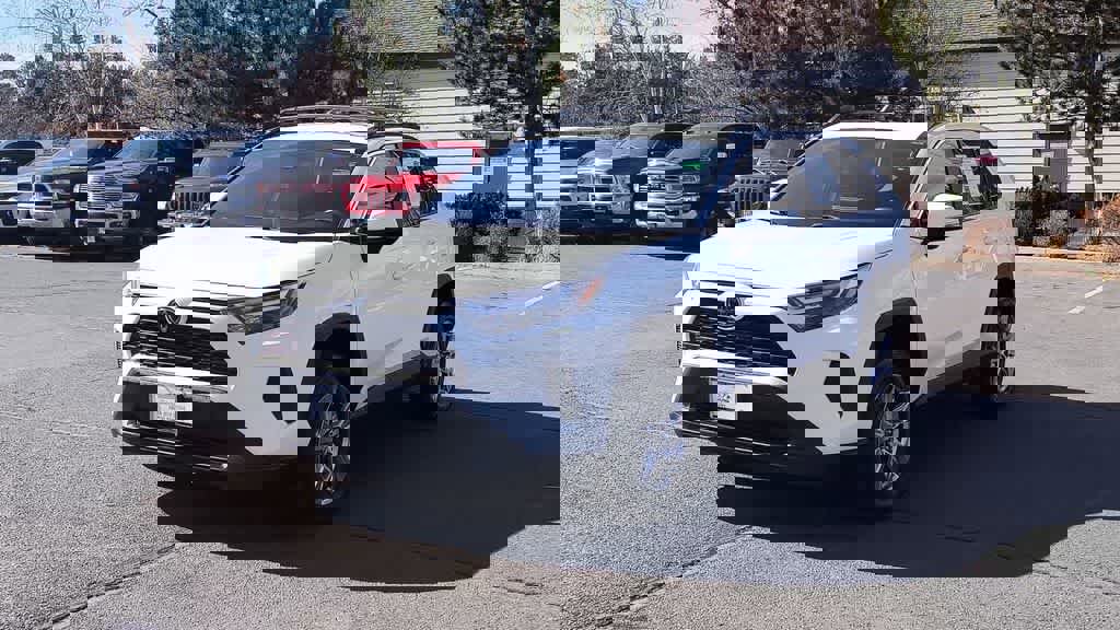 Used 2024 Toyota RAV4 XLE image 4