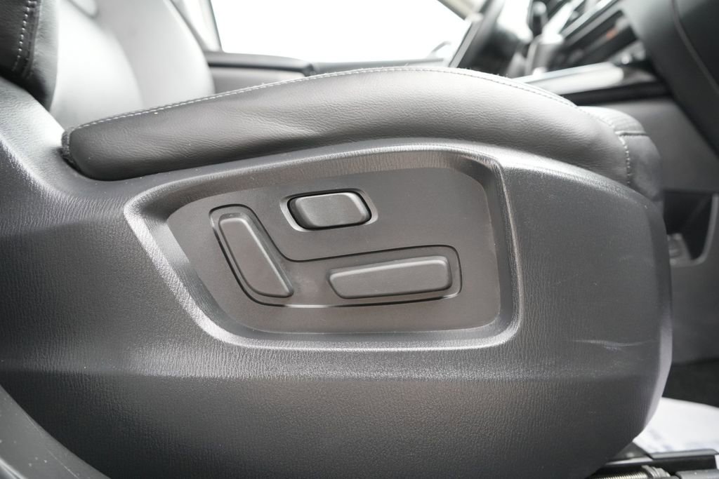 Used 2023 MAZDA CX-9 Touring image 16