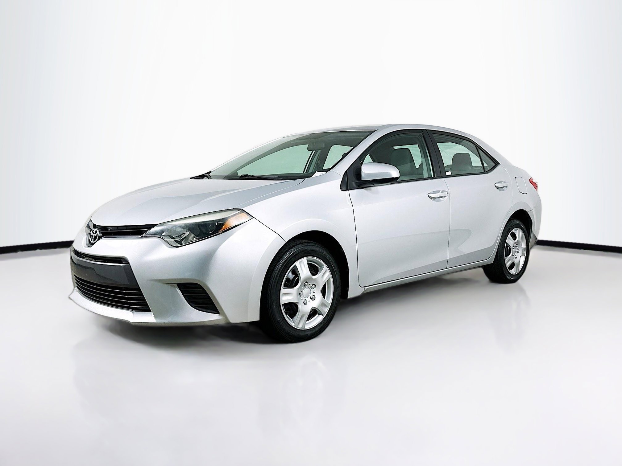 Used 2016 Toyota Corolla LE image 3