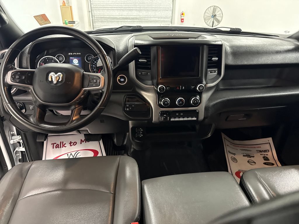 Used 2024 RAM 5500 Tradesman w/ Chrome Appearance Group AWD/4WD image 14