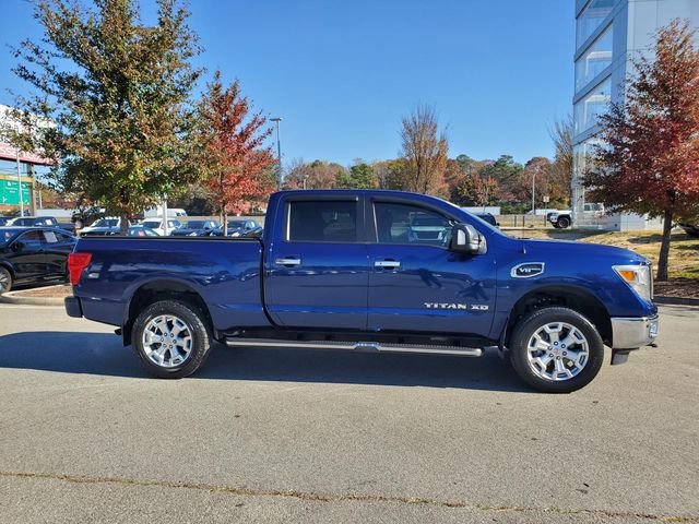 Used 2017 Nissan Titan SV image 5
