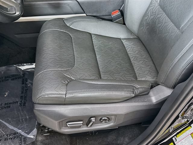 Used 2024 Toyota Tundra Limited AWD/4WD image 18