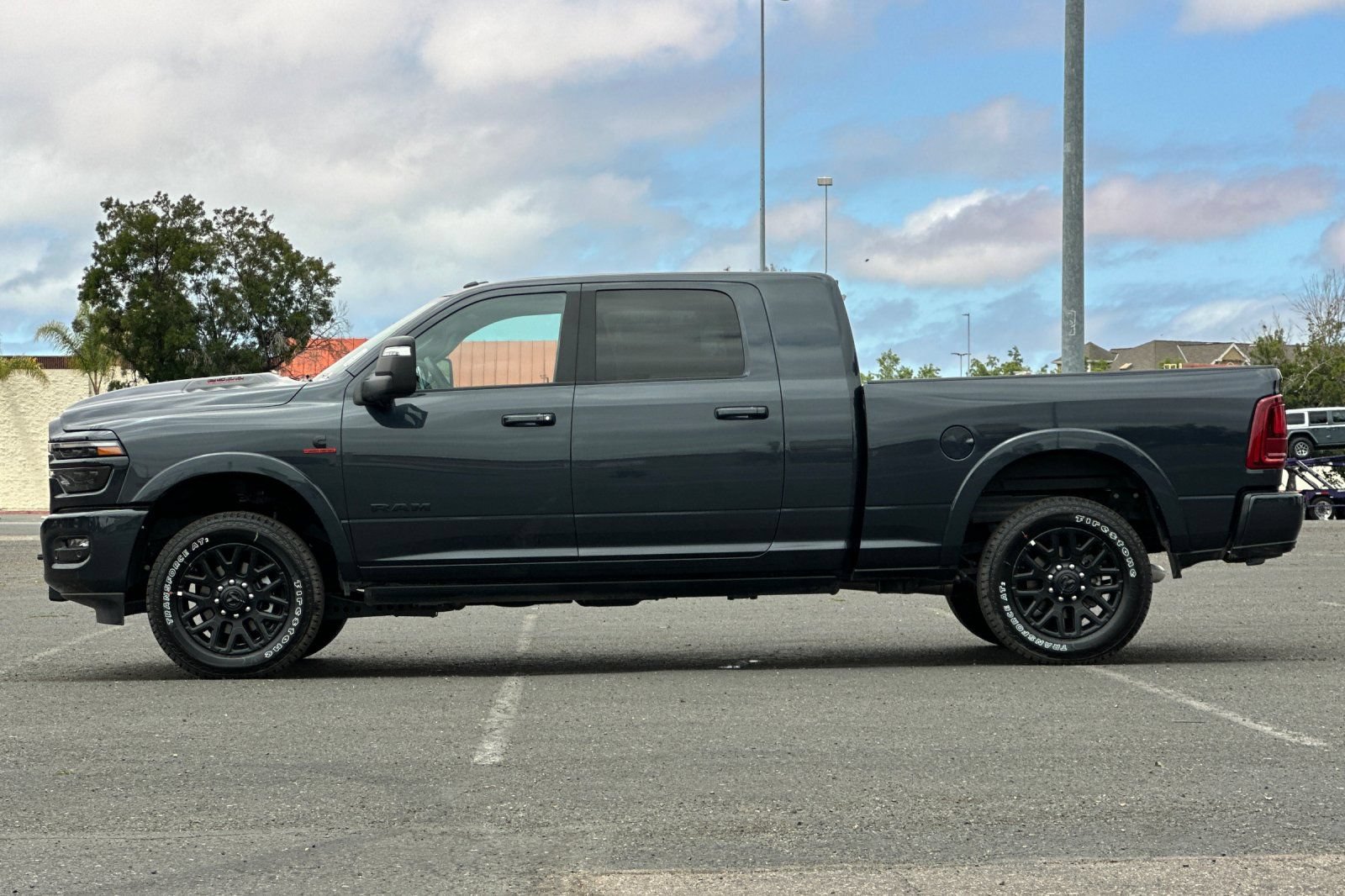 New 2026 RAM 2500 Limited AWD/4WD image 6