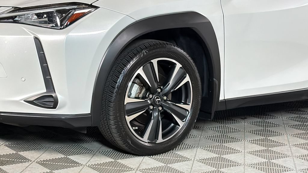 Used 2021 Lexus UX 250h w/ Premium Package AWD/4WD image 4