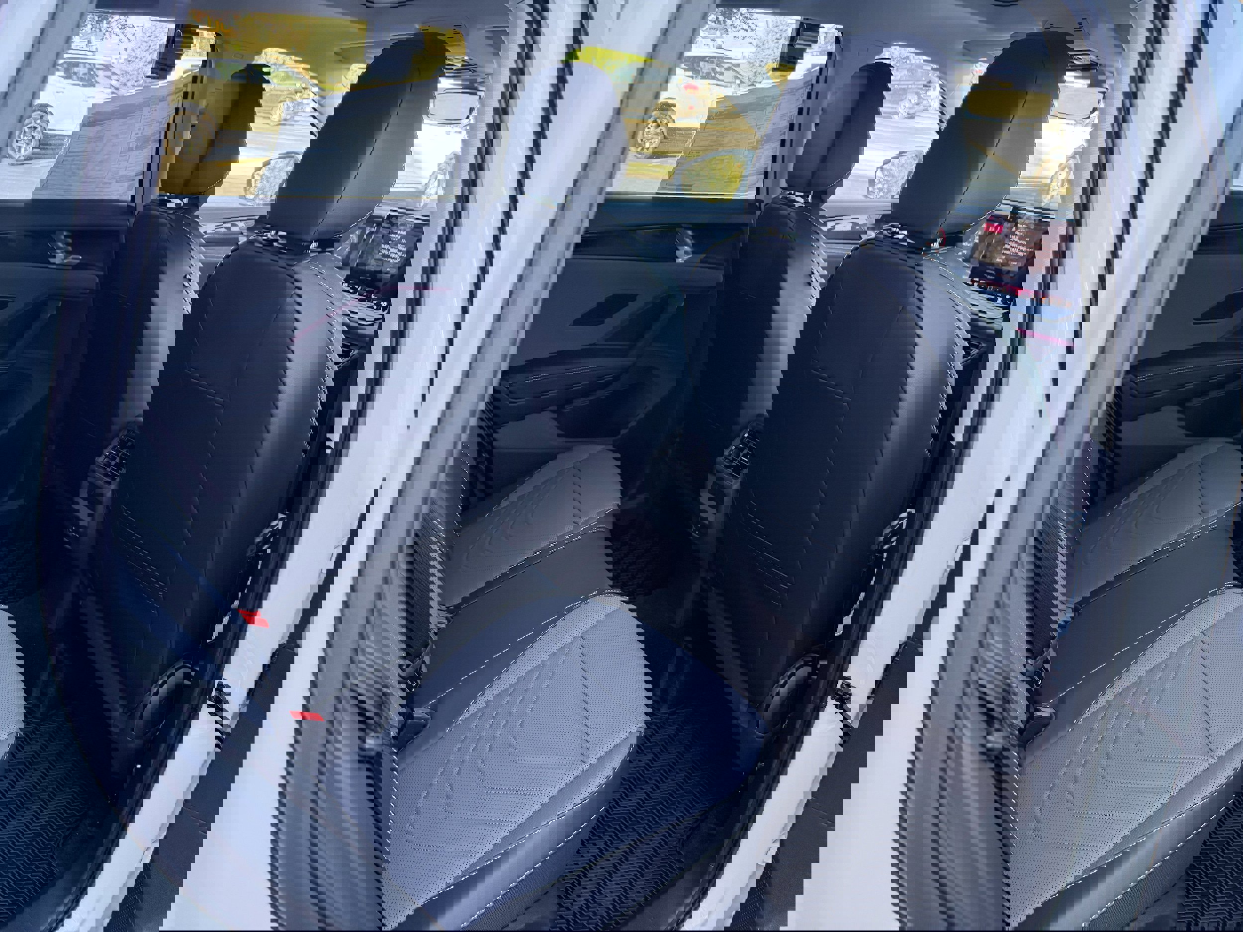 New 2025 Volkswagen Tiguan SE image 29