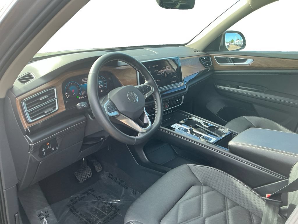 Used 2025 Volkswagen Atlas SE AWD/4WD image 24