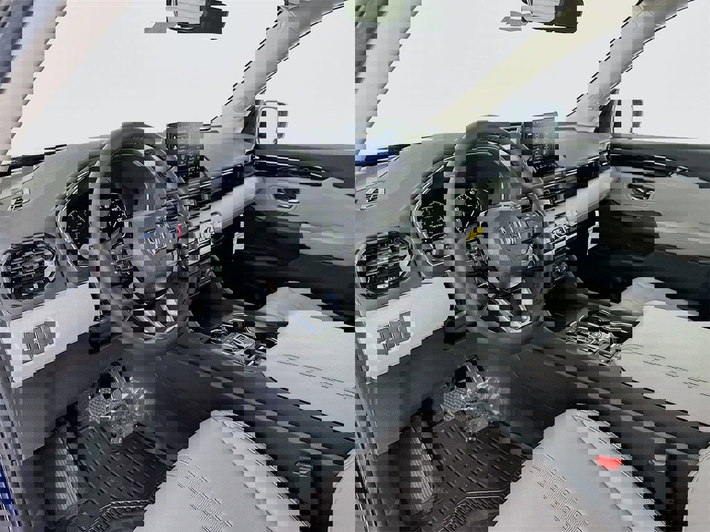 New 2025 Honda Pilot Touring image 10