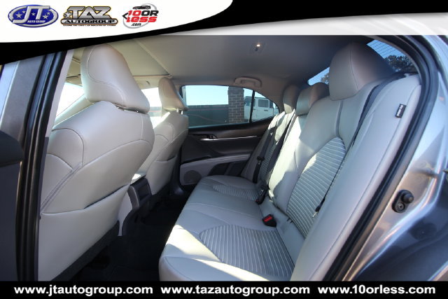Used 2020 Toyota Camry SE FWD image 13