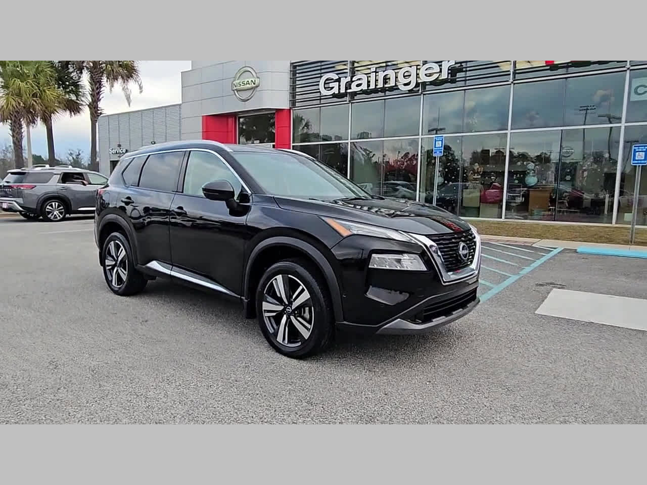 Used 2023 Nissan Rogue SL w/ SL Premium Package image 18