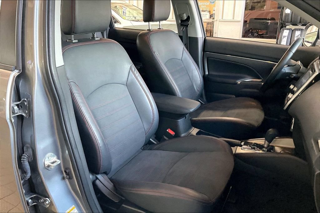 Used 2022 Mitsubishi Outlander Sport SE FWD image 22