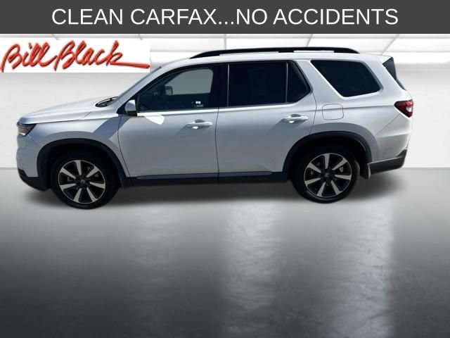 Used 2025 Honda Pilot Touring image 1