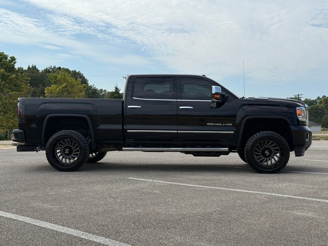 Used 2018 GMC Sierra 2500 Denali w/ Duramax Plus Package image 4