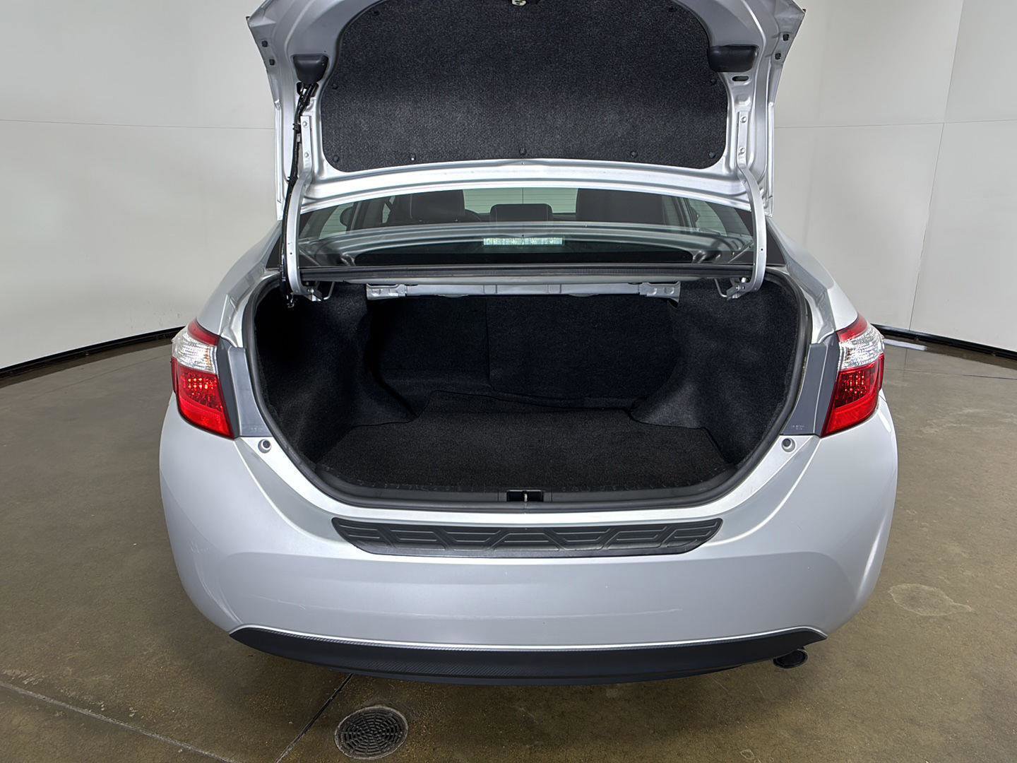Used 2015 Toyota Corolla S FWD image 14
