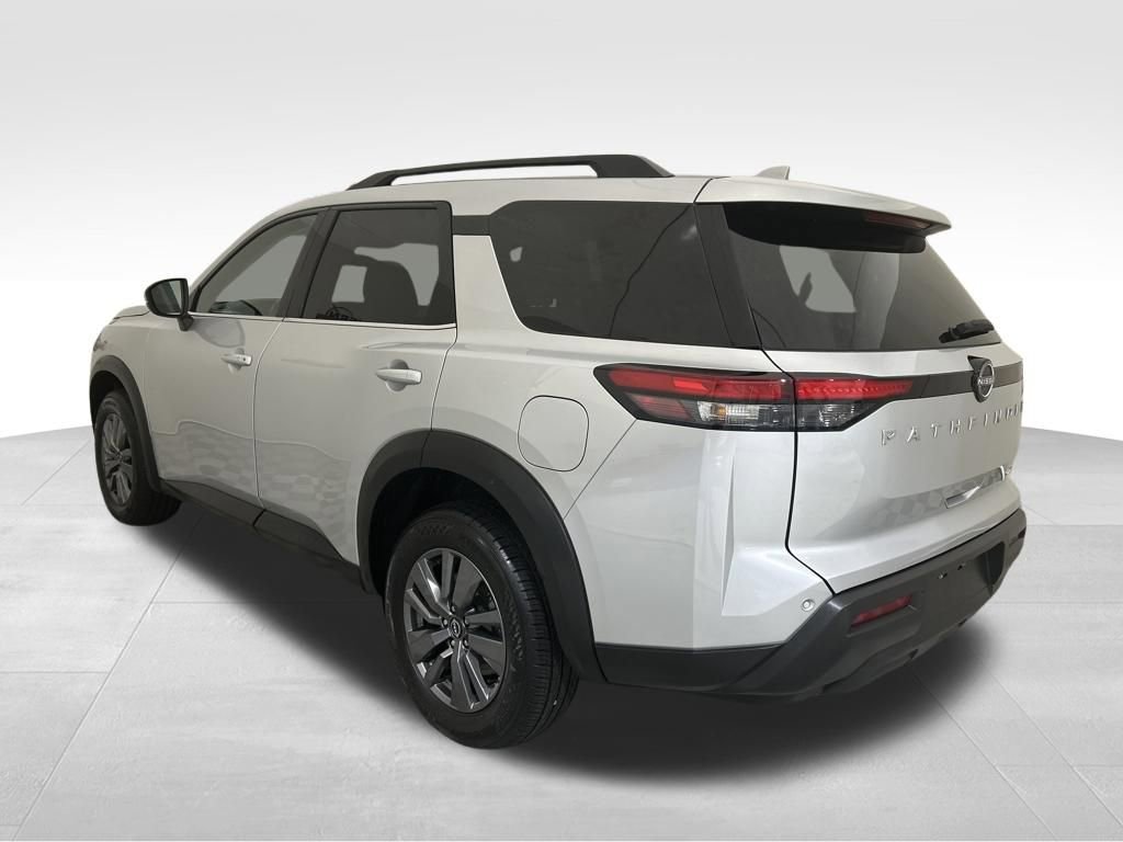 Used 2025 Nissan Pathfinder SV AWD/4WD image 7
