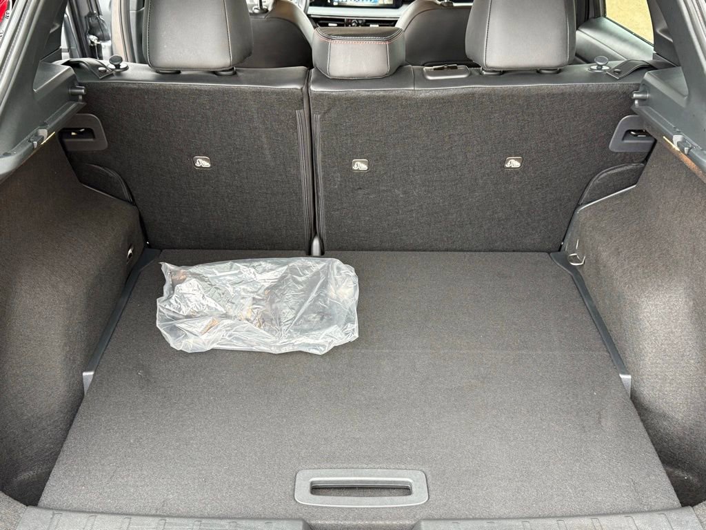 Certified 2025 Nissan Kicks SR image 13