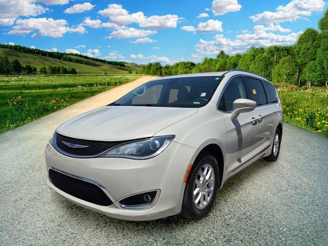 Used 2020 Chrysler Pacifica Touring-L FWD image 3