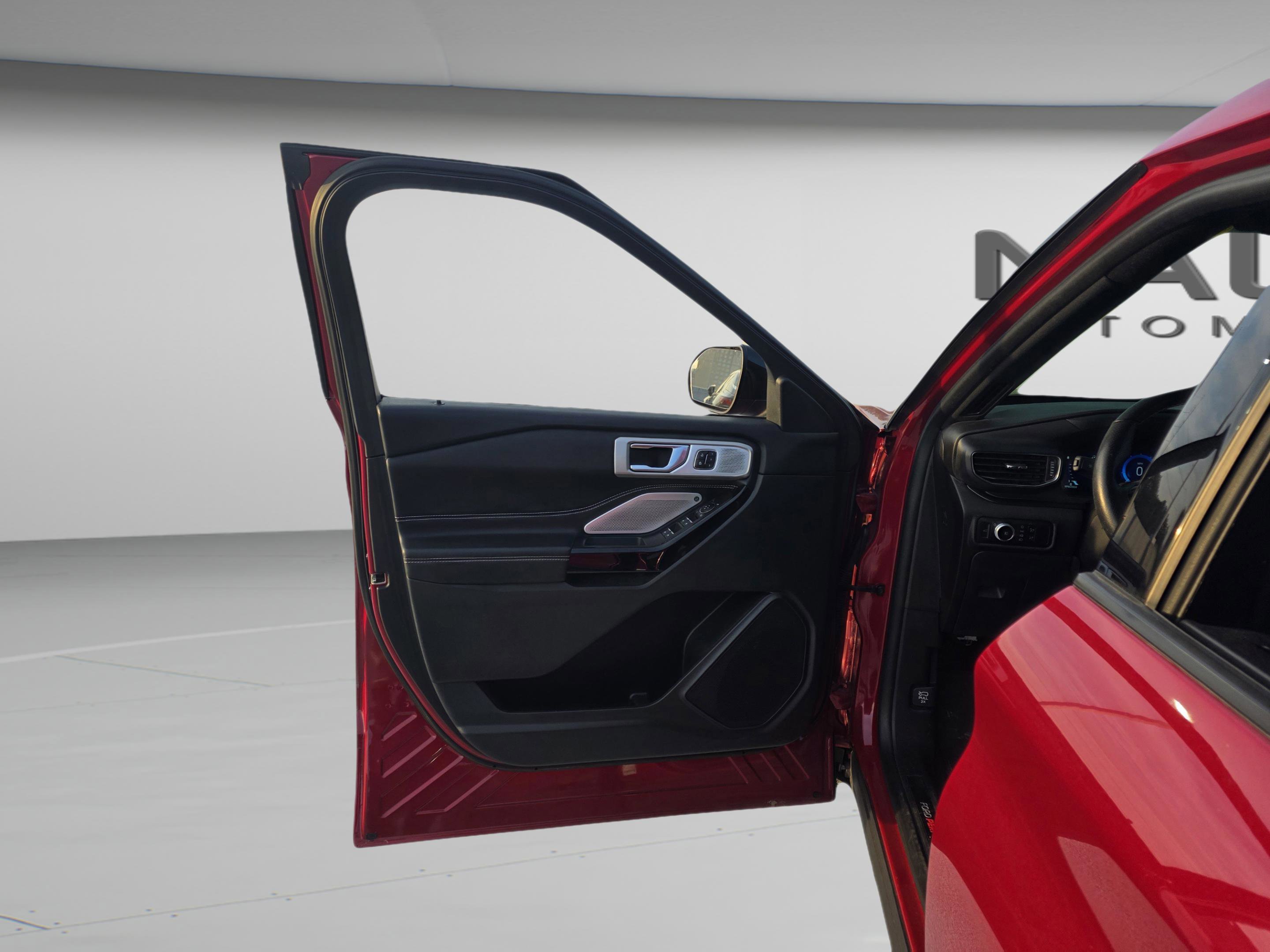 Used 2023 Ford Explorer ST w/ Equipment Group 401A image 9