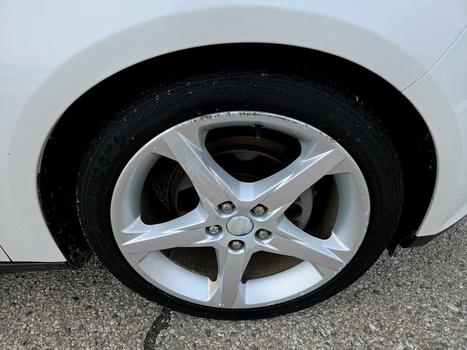 Used 2012 Ford Focus Titanium image 33