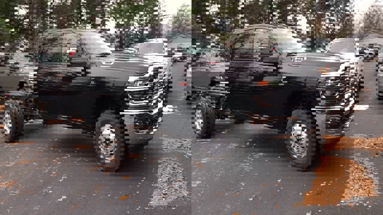 New 2026 RAM 3500 Tradesman w/ Chrome Appearance Group image 2