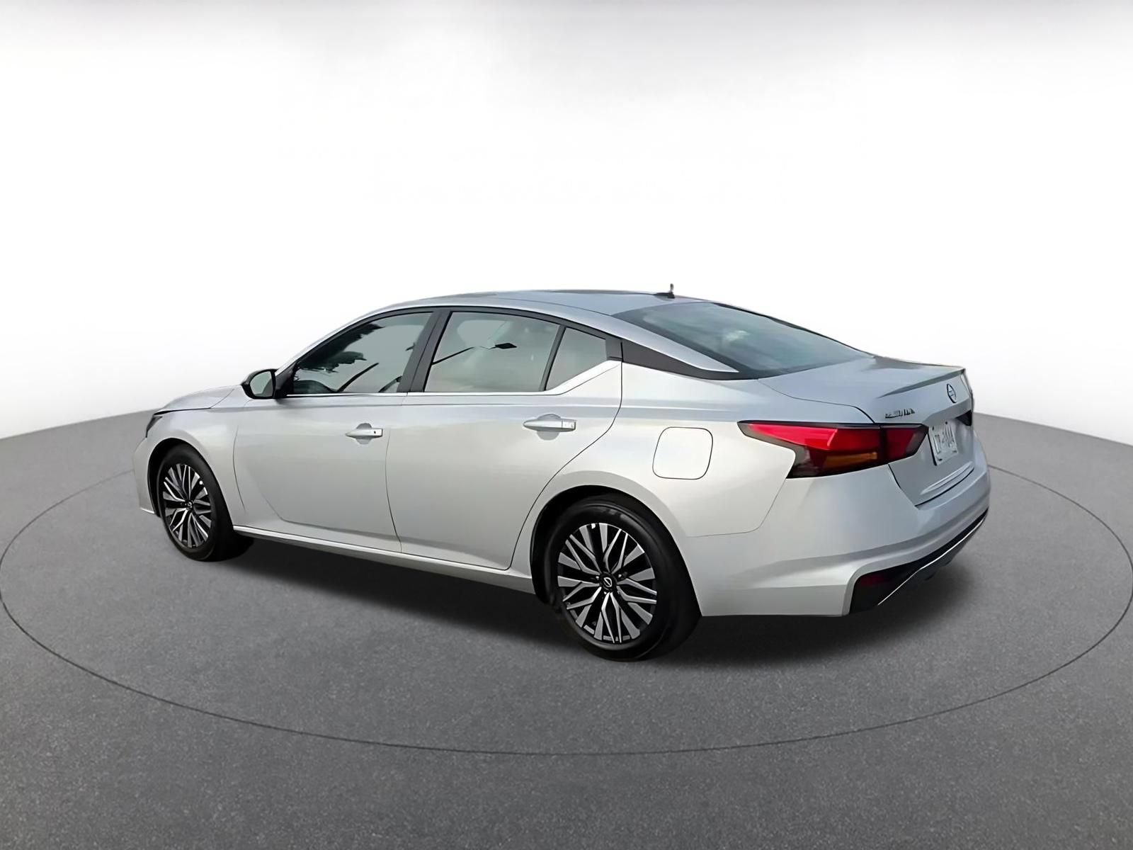 Used 2026 Nissan Altima 2.5 SV FWD image 8