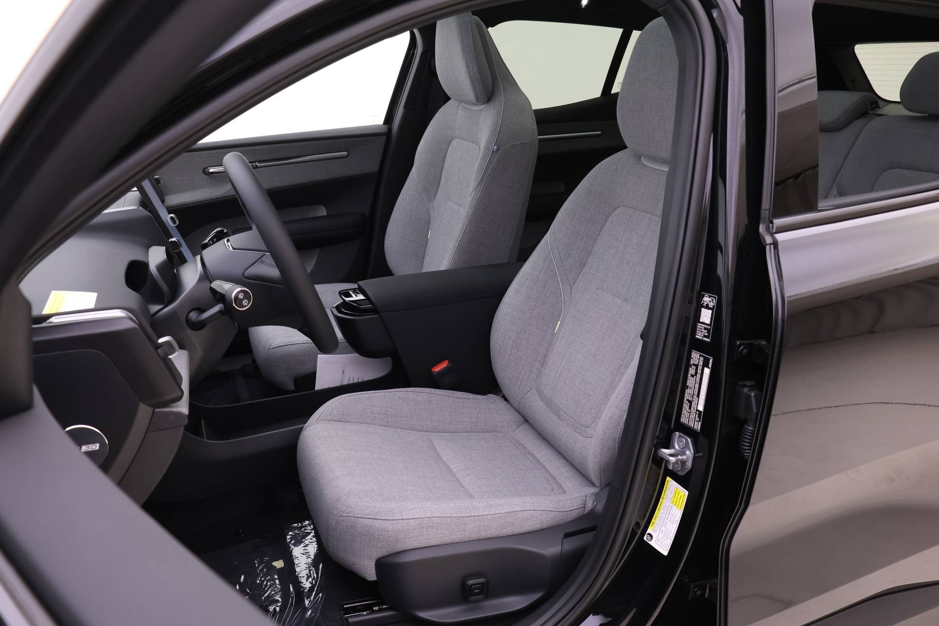 New 2025 Volvo EX30 Ultra w/ Protection Package Premier image 7