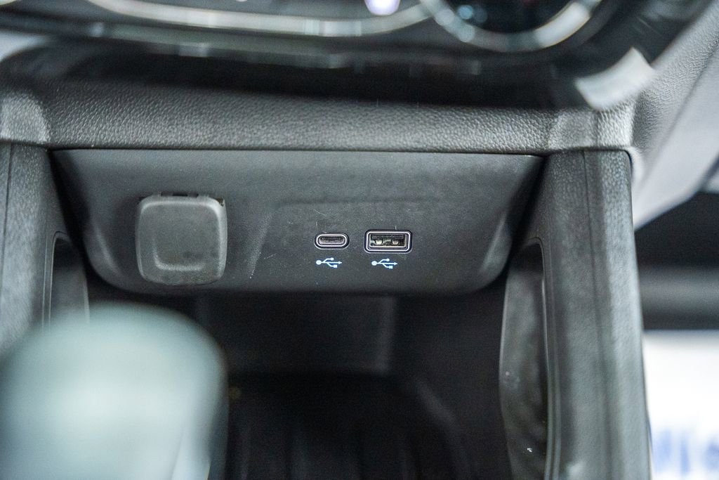 Used 2025 Chevrolet TrailBlazer LT w/ LT Cold Weather Package AWD/4WD image 24