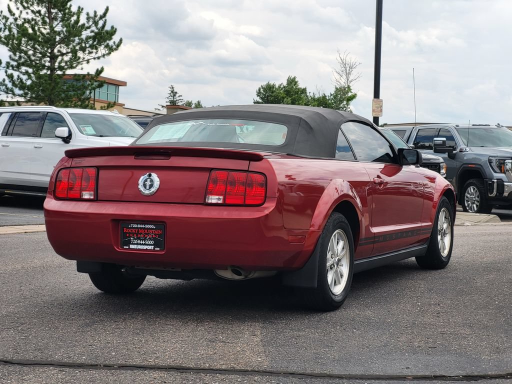 Used 2007 Ford Mustang Convertible RWD image 4