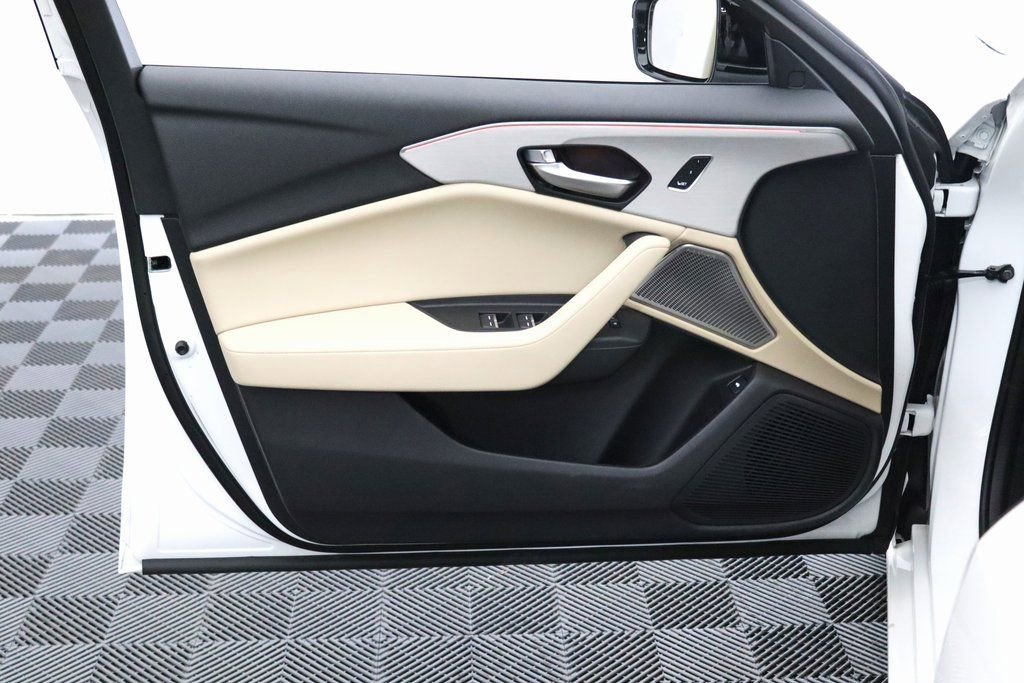 Certified 2025 Acura TLX w/ Technology Package image 11
