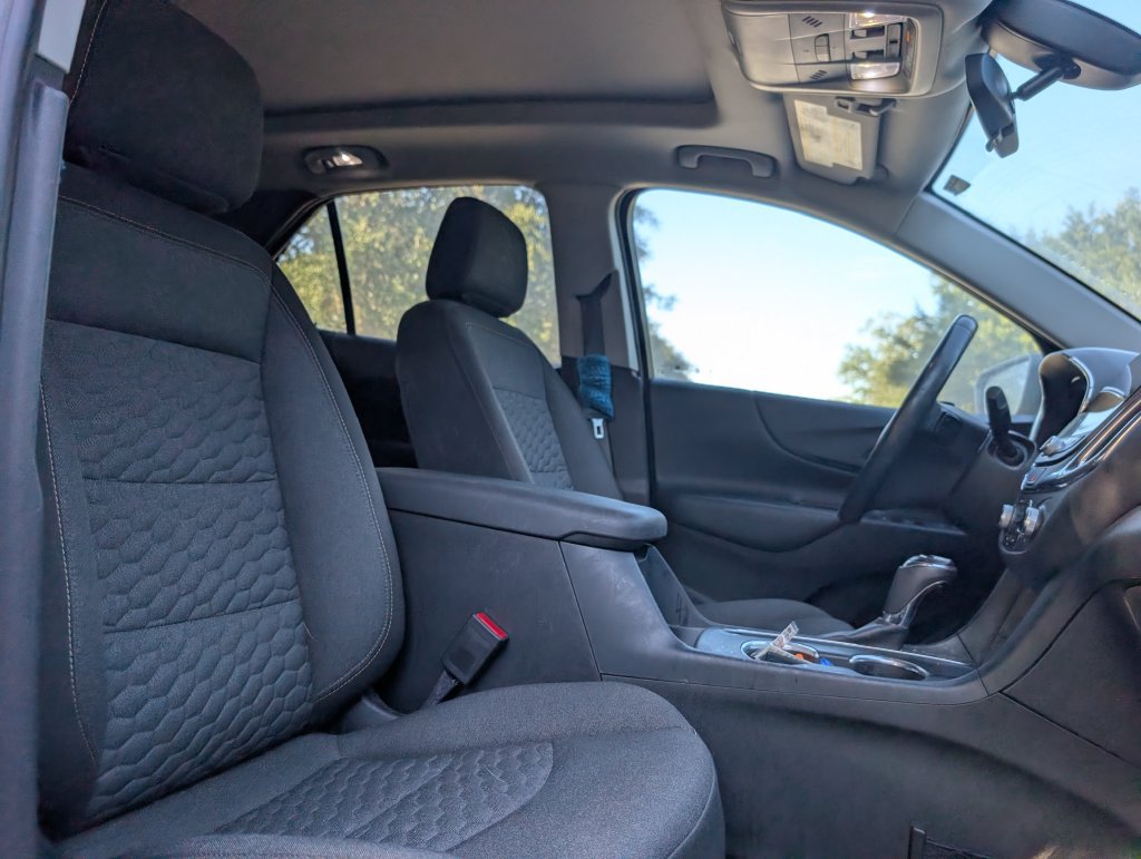 Used 2018 Chevrolet Equinox LT w/ Sun & Infotainment Package FWD image 18