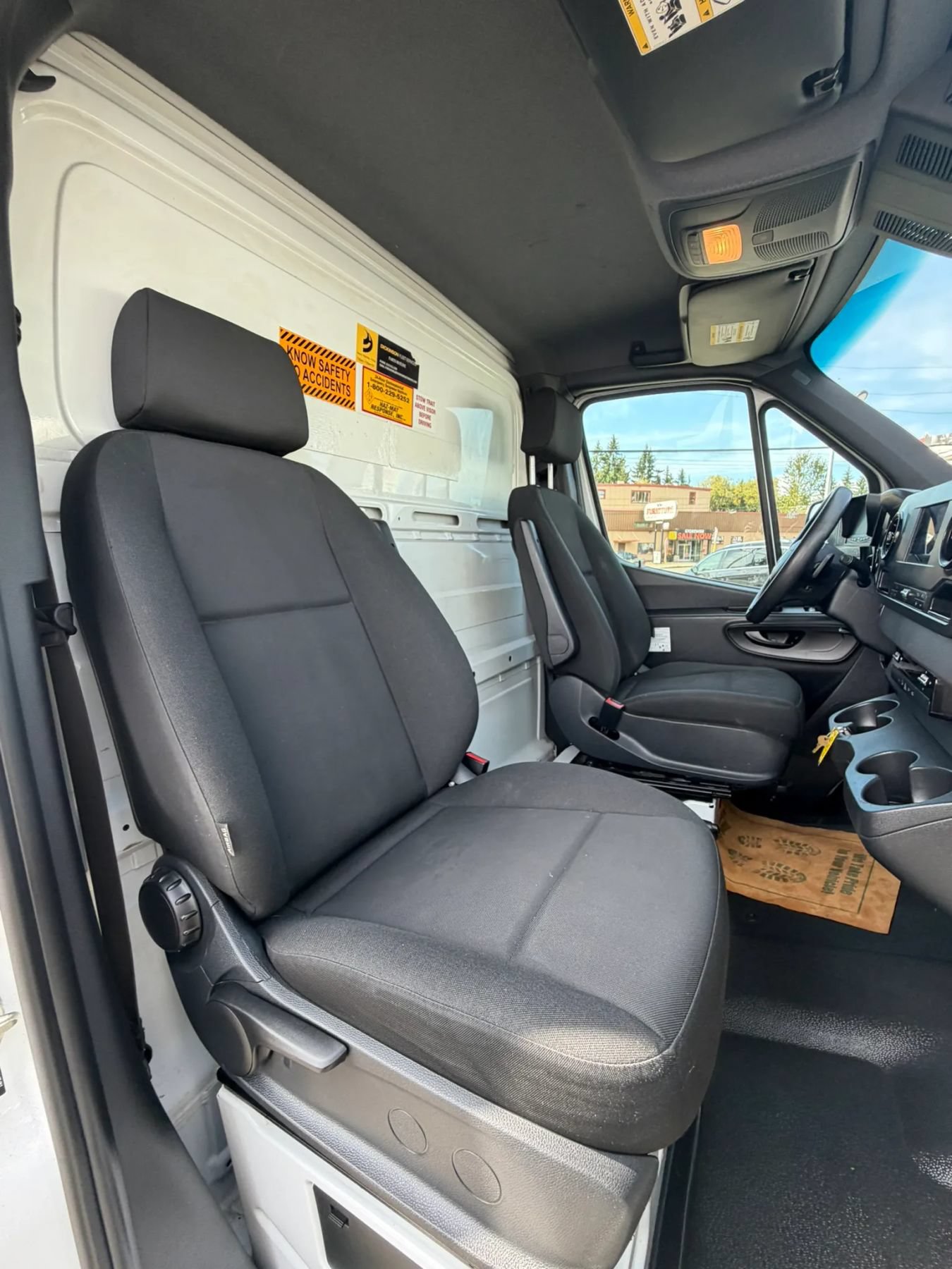 Used 2019 Freightliner Sprinter 3500 w/ Premium Package RWD image 30