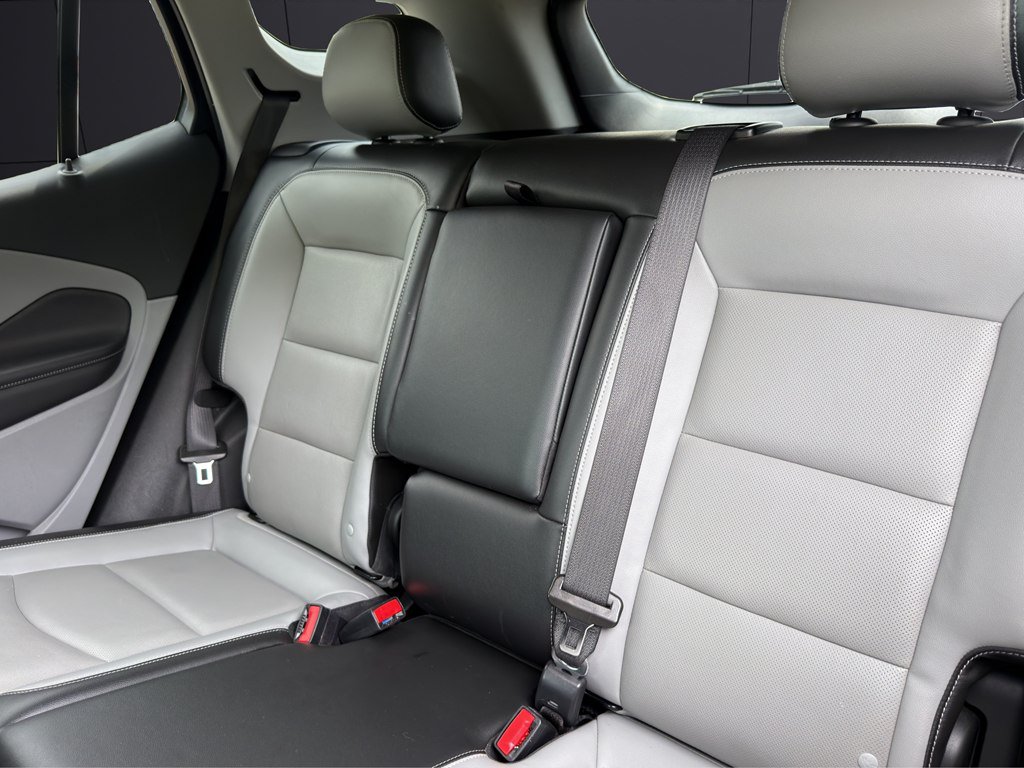 Used 2022 GMC Terrain SLT AWD/4WD image 19