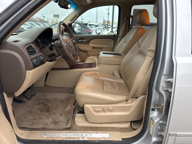 Used 2013 Chevrolet Suburban LTZ image 13