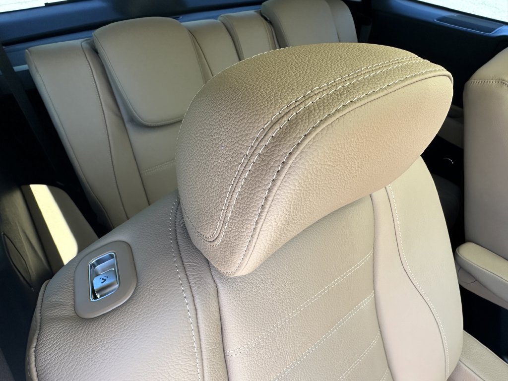 New 2026 Mercedes-Benz GLS 450 4MATIC image 19